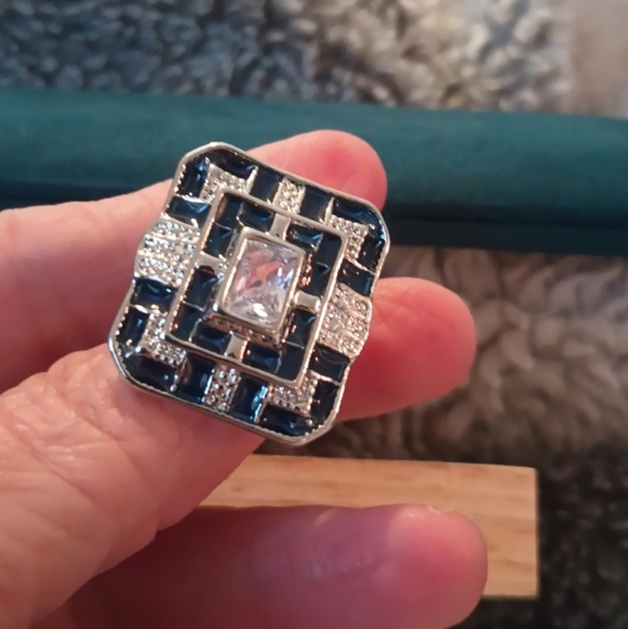 Elegant Blue and Silver Geometric Ring - Picture 5 of 12